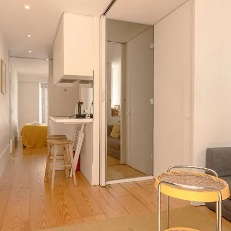 Cozy 1br, Private Terrace & Pool - Estrela | By Airnest Apartment *