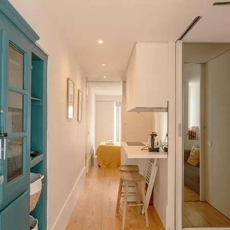 Cozy 1br, Private Terrace & Pool - Estrela | By Airnest *