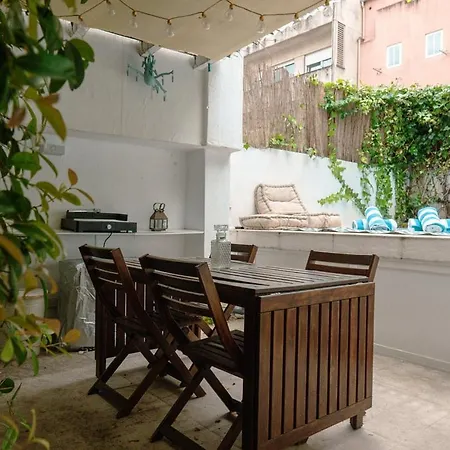 Cozy 1br, Private Terrace & Pool - Estrela | By Airnest * Lisbon