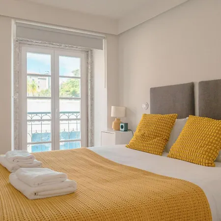 Apartment Cozy 1br, Private Terrace & Pool - Estrela | By Airnest