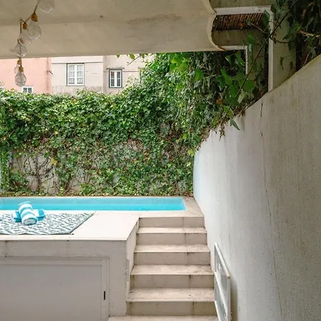 Apartment Cozy 1br, Private Terrace & Pool - Estrela | By Airnest Lisbon