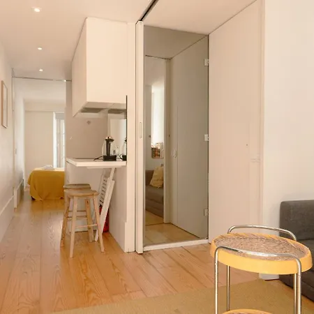 Cozy 1br, Private Terrace & Pool - Estrela | By Airnest Apartment Lisbon