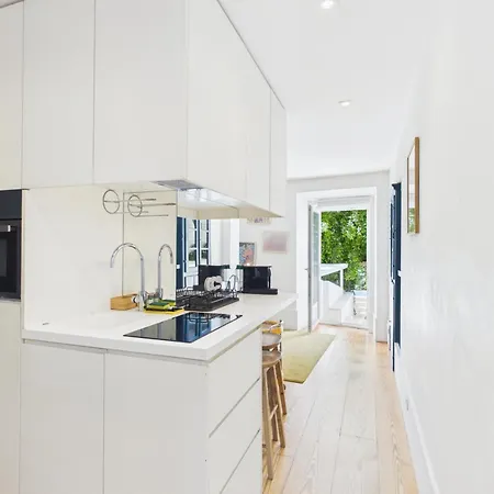 Cozy 1br, Private Terrace & Pool - Estrela | By Airnest * Lissabon
