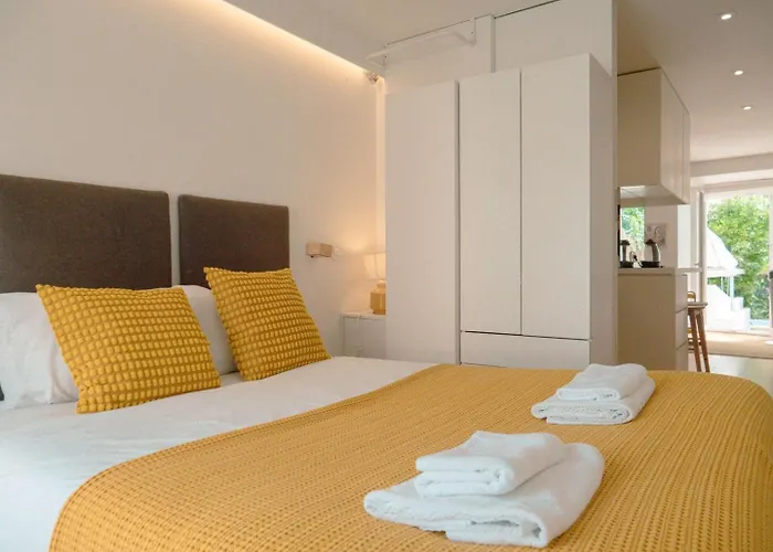 Cozy 1br, Private Terrace & Pool - Estrela | By Airnest Διαμέρισμα *