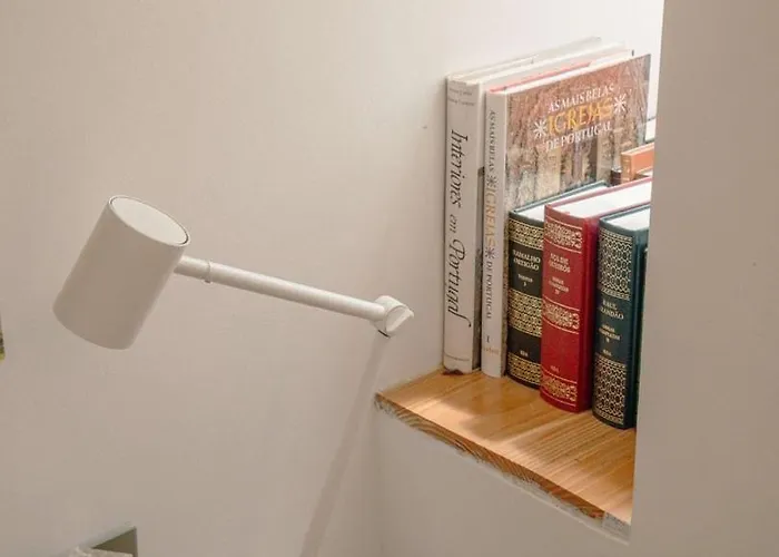 Cozy 1br, Private Terrace & Pool - Estrela | By Airnest Διαμέρισμα Lisboa