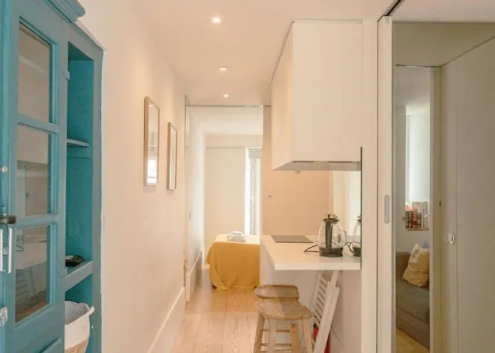 Διαμέρισμα Cozy 1br, Private Terrace & Pool - Estrela | By Airnest Lisboa