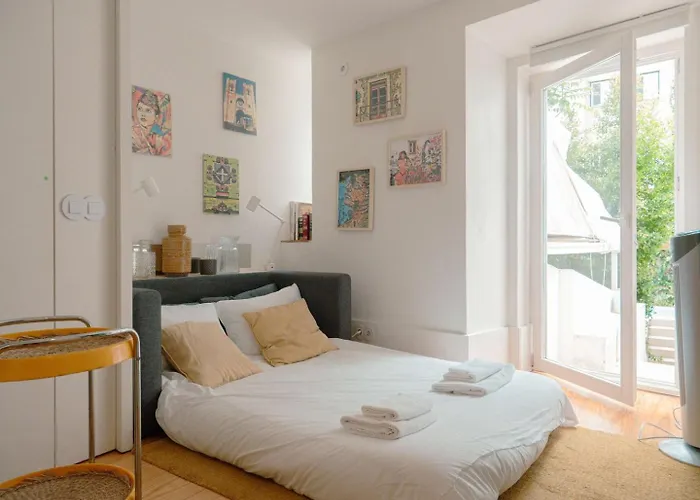 Διαμέρισμα Cozy 1br, Private Terrace & Pool - Estrela | By Airnest Lisboa