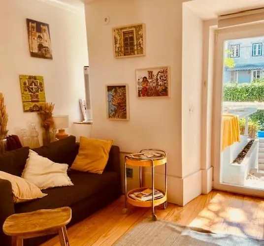 Διαμέρισμα Cozy 1br, Private Terrace & Pool - Estrela | By Airnest Lisboa