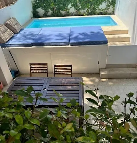 Cozy 1br, Private Terrace & Pool - Estrela | By Airnest Lisboa