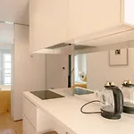 Cozy 1br, Private Terrace & Pool - Estrela | By Airnest Apartman *