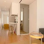 Cozy 1br, Private Terrace & Pool - Estrela | By Airnest Apartman Lisboa