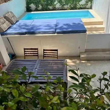 Cozy 1br, Private Terrace & Pool - Estrela | By Airnest Lissabon